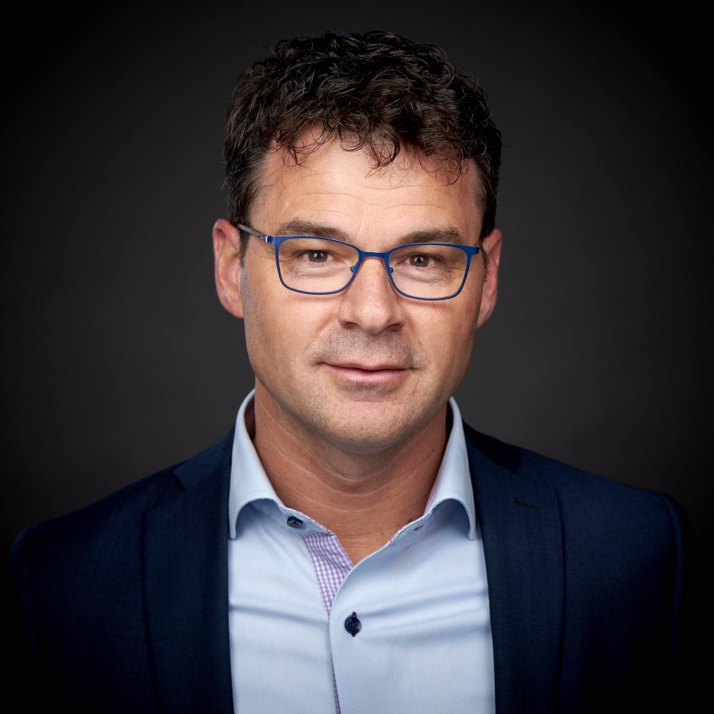 trainee-werkt-gewoon-lekker-mee-bouwstenen